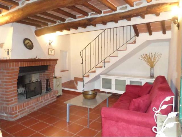 Casa indipendente in affitto a Lucca LU