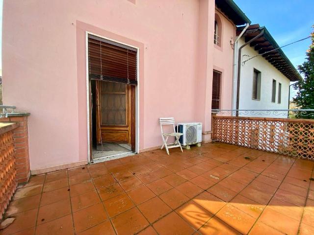 Casa indipendente in affitto a Lucca LU