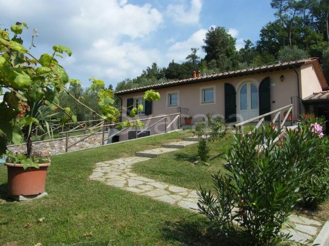 Casa Indipendente in affitto a Lucca via delle Gavine, arredato, posto auto, terrazzo TrovaCasa