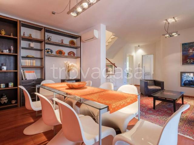 Casa Indipendente in affitto a Modena strada Contorno Cognento, arredato, giardino privato, box TrovaCasa