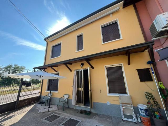 Casa indipendente in affitto a Marmirolo MN