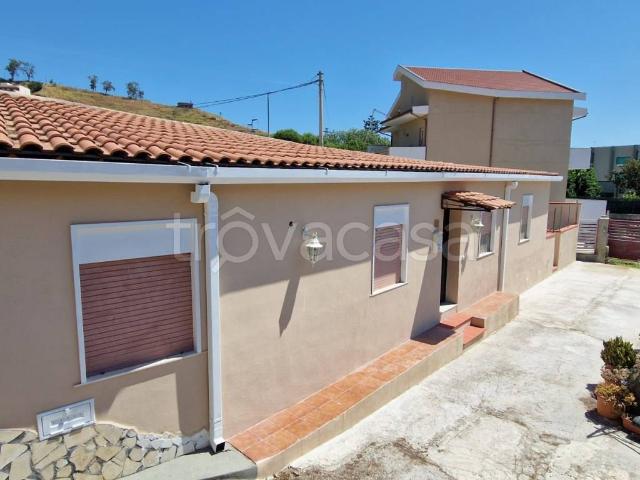Casa Indipendente in affitto a Messina strada Statale Orientale Sicula, non arredato/vuoto, terrazzo, posto auto scoperto TrovaCasa