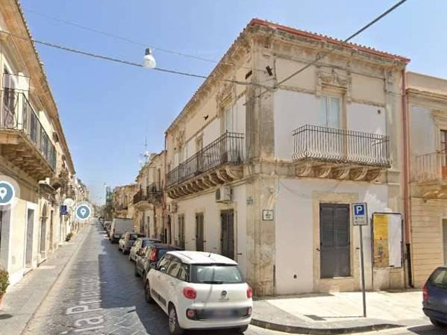 Casa indipendente in affitto a Noto via principe Umberto