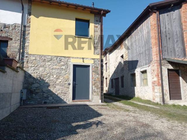 Casa indipendente in affitto a Neviano degli Arduini PR