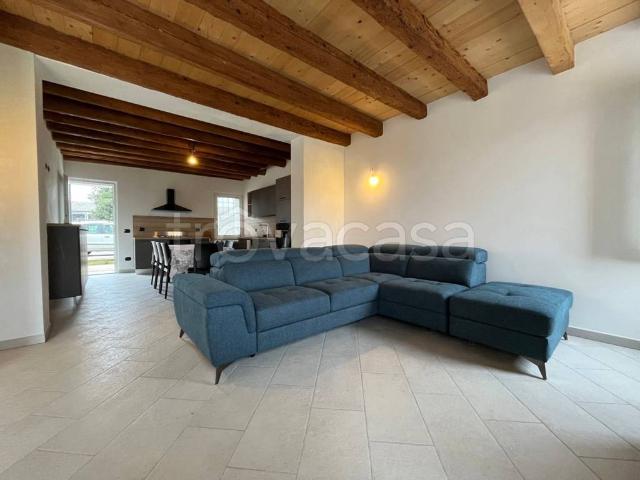 Casa Indipendente in affitto a Sorgà viale Piave, arredato, giardino privato, luminoso TrovaCasa