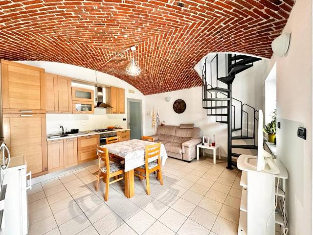 Casa indipendente in affitto a San Carlo Canavese TO