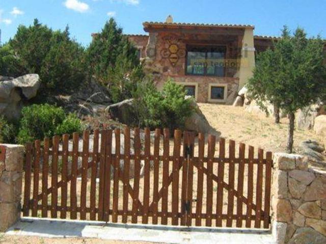 Casa Indipendente in affitto a San Teodoro via Cala Ginepro 1, arredato, posto auto, terrazzo TrovaCasa