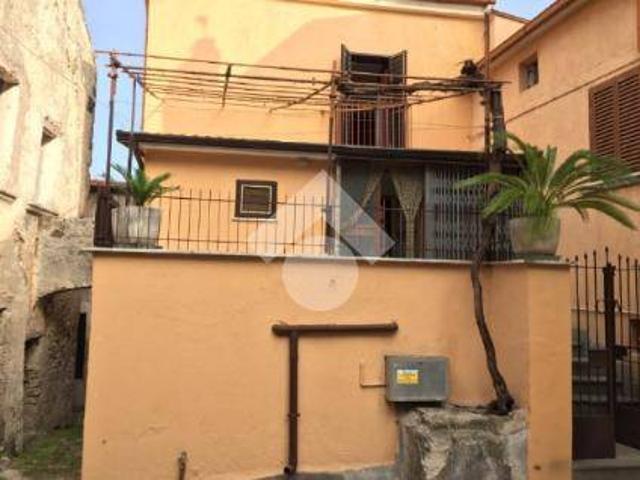 Casa Indipendente in affitto a San Vittore del Lazio via castello, 1, non arredato/vuoto, terrazzo, centrale TrovaCasa