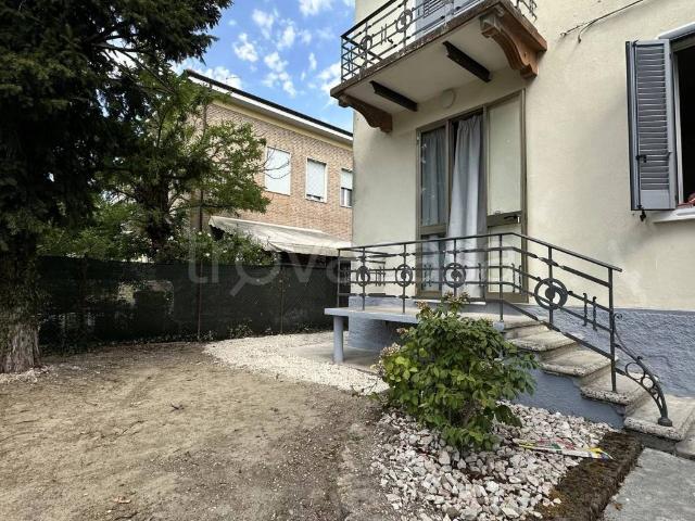 Casa Indipendente in affitto a Poggio Rusco, non arredato/vuoto, giardino, box TrovaCasa
