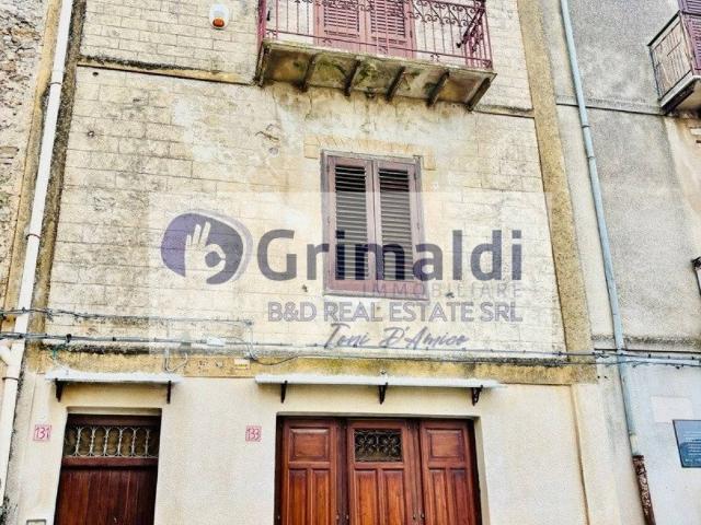 Casa indipendente in affitto a Polizzi Generosa PA