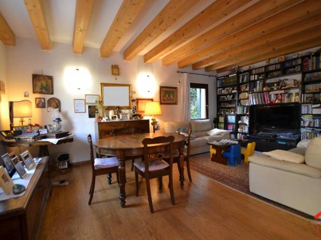 Casa Indipendente in affitto a Padova, arredato, giardino privato, travi a vista TrovaCasa