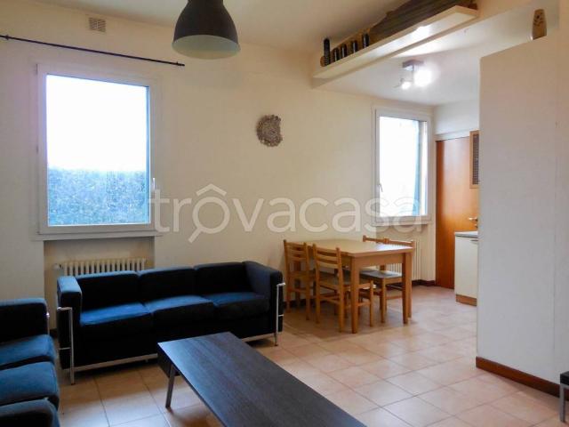 Casa indipendente in affitto a Padova via Armistizio, Paltana Mandria
