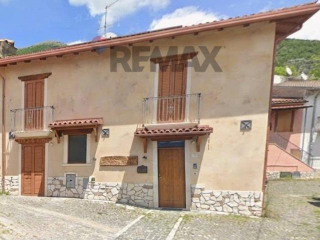 Casa Indipendente in affitto a Pizzoli via villa re, snc, arredato, lavanderia, balcone TrovaCasa