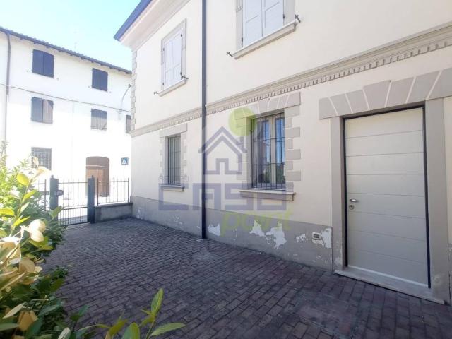 Casa Indipendente in affitto a Piadena Drizzona via Dosso 1, non arredato/vuoto, giardino privato, terrazzo TrovaCasa