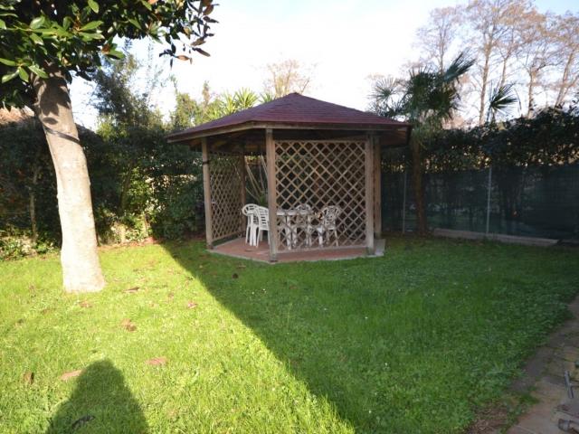 Casa Indipendente in affitto a Pietrasanta, arredato, giardino privato, posto auto TrovaCasa