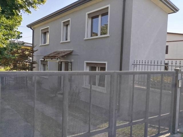 Casa indipendente in affitto a Piove di Sacco
