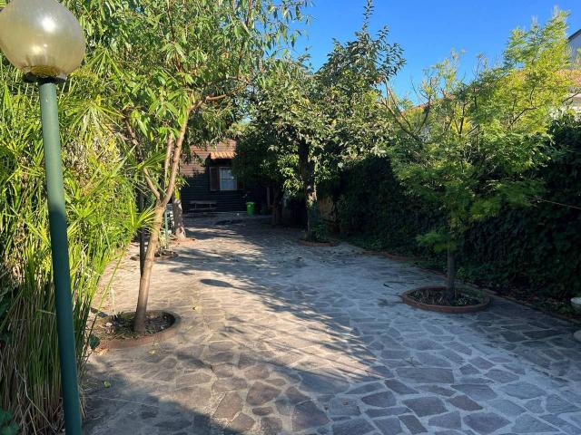 Casa indipendente in affitto a Pisa