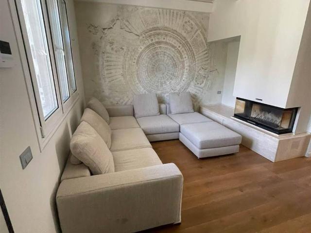 Casa indipendente in affitto a Prato PO