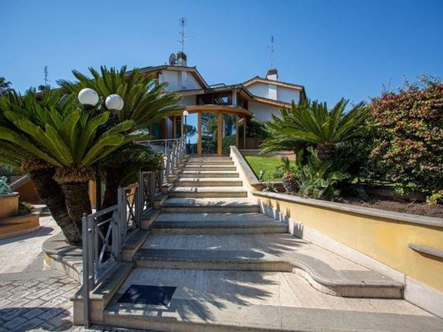 Casa indipendente in affitto a Roma