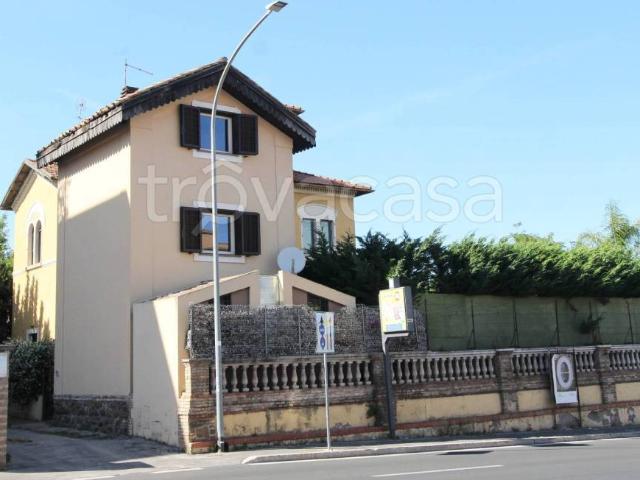 Appartamento in affitto a Roma via Bernardino Ramazzini, arredato, giardino privato, posto auto TrovaCasa