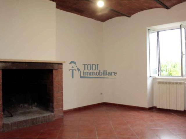 Casa Indipendente in affitto a Todi via Castello, non arredato/vuoto, giardino privato, vista panoramica TrovaCasa
