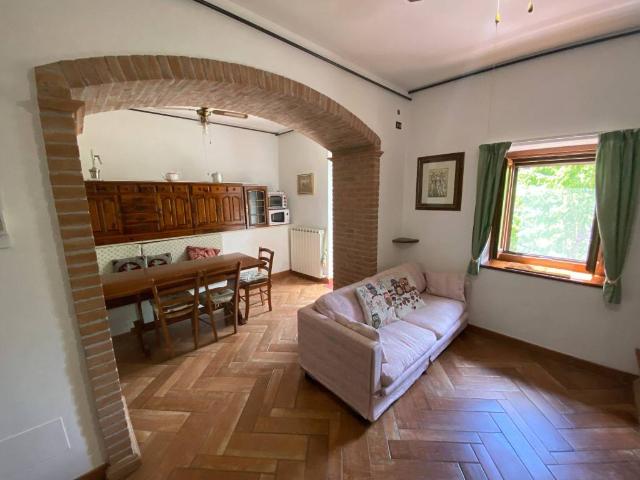 Casa indipendente in affitto a Valfabbrica PG