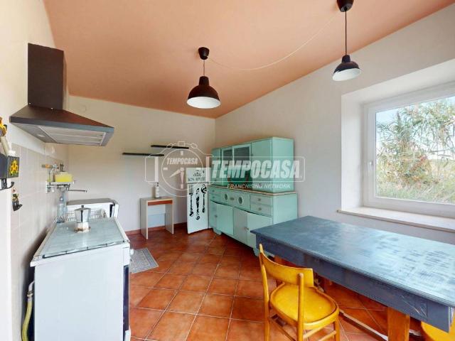 Casa indipendente in affitto a Vezza d'Alba CN