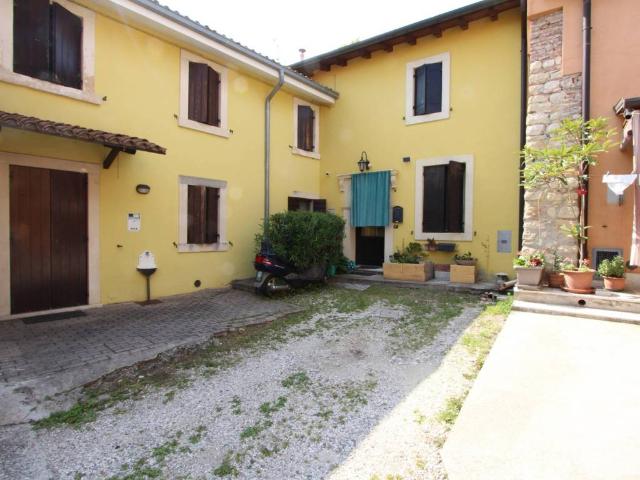 Casa indipendente in affitto a Verona VR