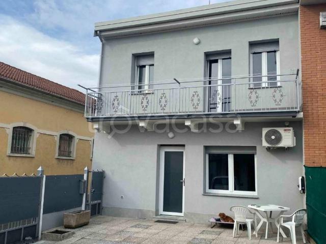 Casa Indipendente in affitto a Vespolate via Don Giovanni Minzoni, giardino privato, parzialmente arredato, cantina TrovaCasa