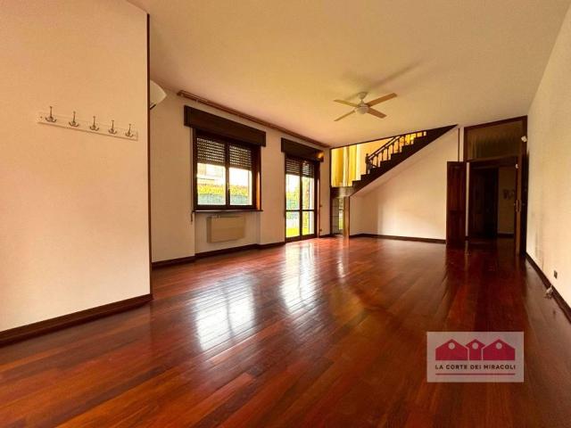 Casa Indipendente in affitto a Vicenza via Meschinelli 100, giardino privato, box, terrazzo TrovaCasa