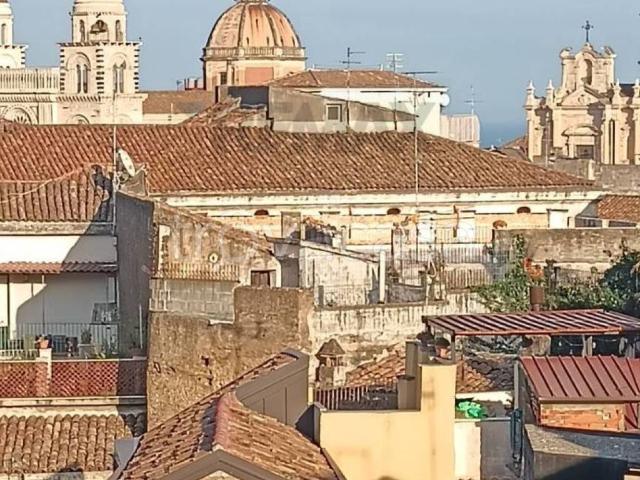 Casa Indipendente in affitto ad Acireale via San Carlo, 26, arredato, terrazzo, vista sulla città TrovaCasa