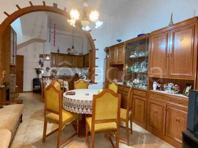 Casa indipendente in affitto ad Adrano