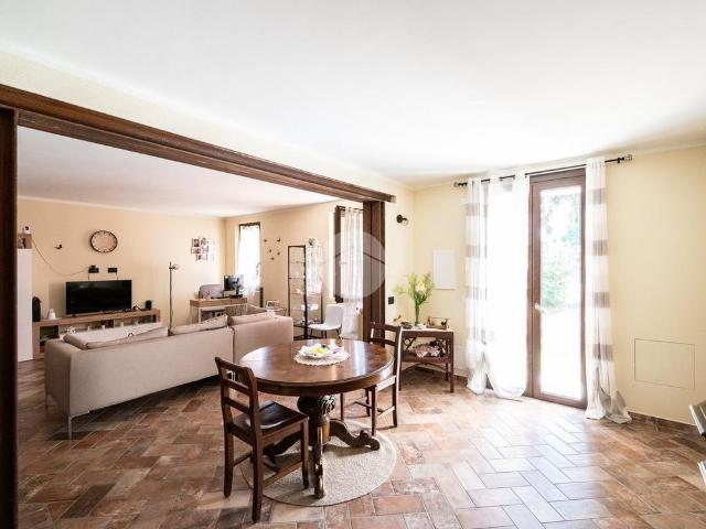 Casa indipendente in affitto