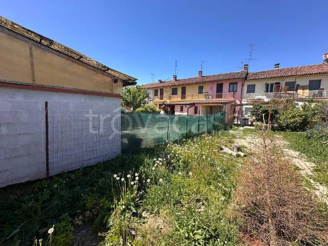 Casa Indipendente in in affitto da privato a Candia Lomellina via Peschiera, 52, giardino, posto auto, da privato TrovaCasa