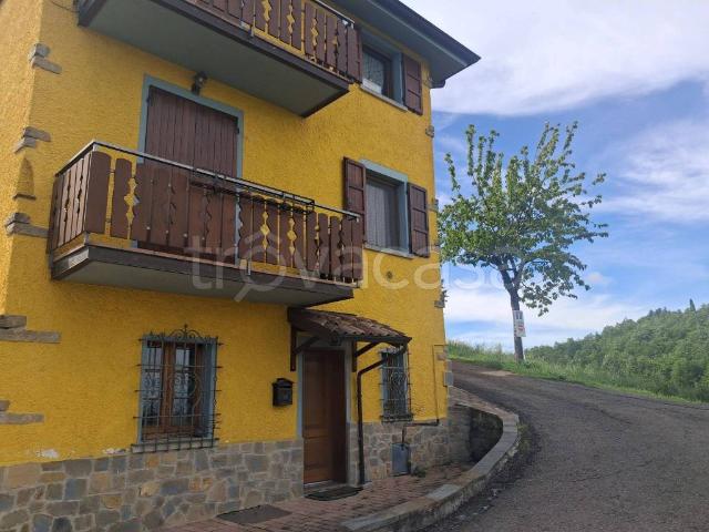 Casa Indipendente in in affitto da privato a Carpineti via g. Carbonia, 24, da privato, taverna, sala da pranzo TrovaCasa