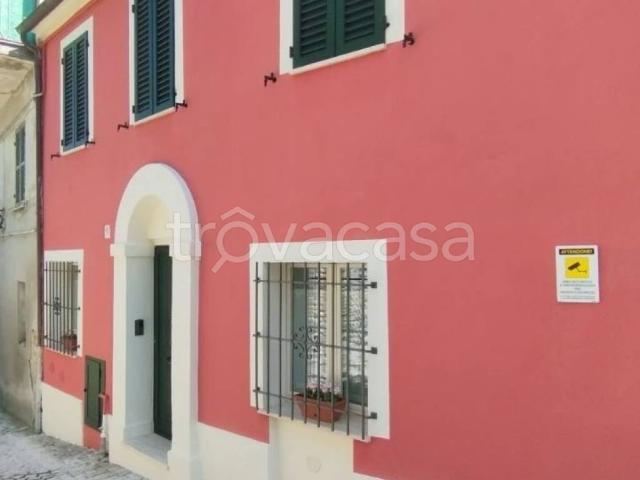 Casa Indipendente in in affitto da privato a Cingoli via Bertucci, 9, da privato, centrale, cantina TrovaCasa