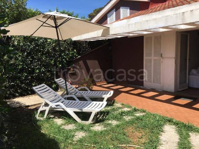 Casa Indipendente in in affitto da privato a Ladispoli via della Bilancia, 5, giardino, posto auto, da privato TrovaCasa