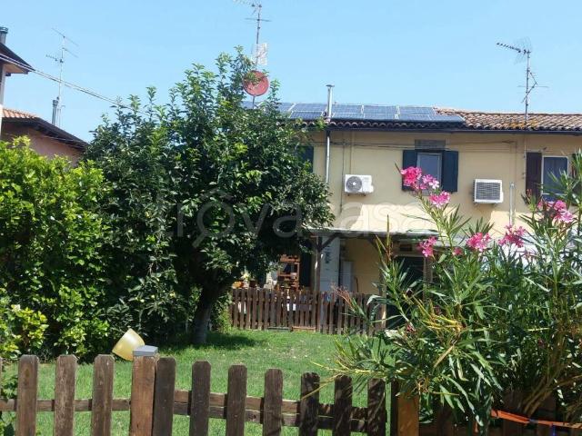 Casa Indipendente in in affitto da privato a Molinella via Sant'Elena, 73, arredato, giardino, box TrovaCasa