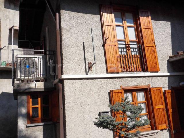 Casa Indipendente in in affitto da privato a Oliveto Lario via Antonio Stoppani, 13, da privato, rustico TrovaCasa
