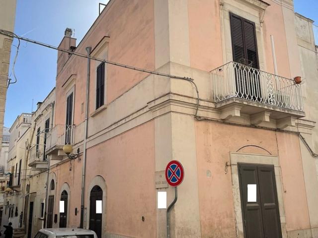 Casa indipendente ristrutturata a Canosa di Puglia