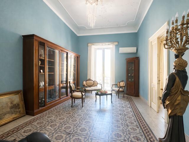 Casa indipendente ristrutturata a Barcellona Pozzo di Gotto
