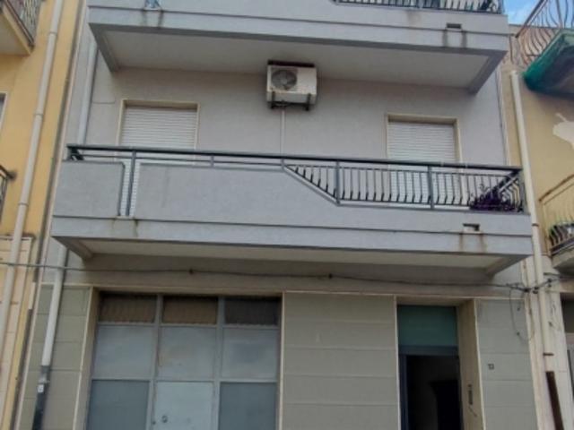 Casa indipendente ristrutturata a Floridia