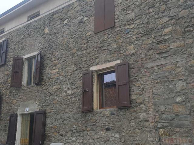 Casa indipendente ristrutturata in strada per piazza sivizzano, Fornovo di Taro