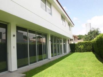 Casa Inteligente con alberca en Venta en Real San Bernardo