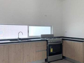 Casa Inteligente en Venta de 3 Recamaras con Paneles Solares en Privada en Poligono Sur de Cancún