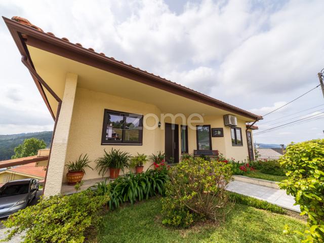 Casa isolada de 3 quartos em Moreira de Cónegos