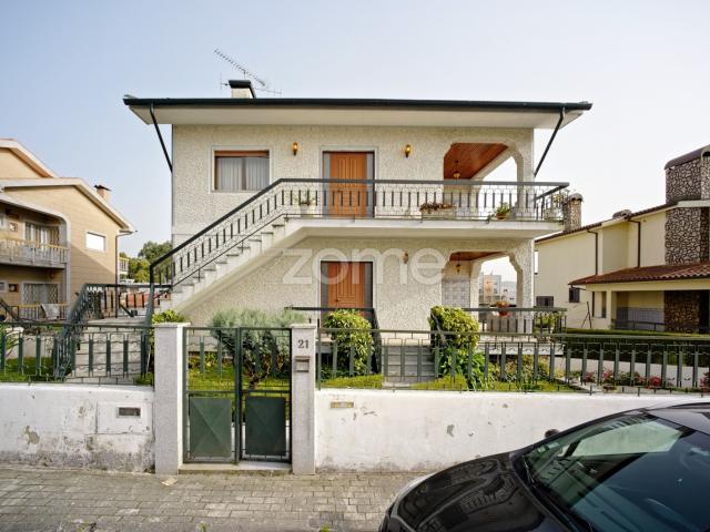 Casa isolada de 5 quartos em Areal de Cima, Braga