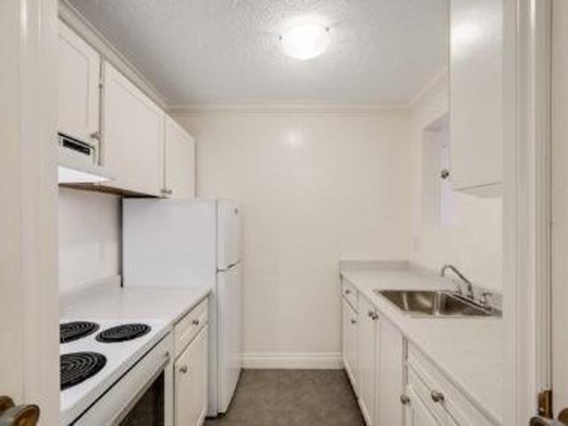 Casa Jubilee Apartments 2 Bedroom Apartment for Rent at 1555 Jubilee Ave, Victoria, BC V8R 4N4 Jubilee