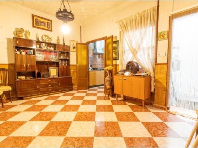 Casa junto a Paseo