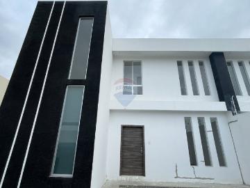 Casa junto a u. Católica sur de manta